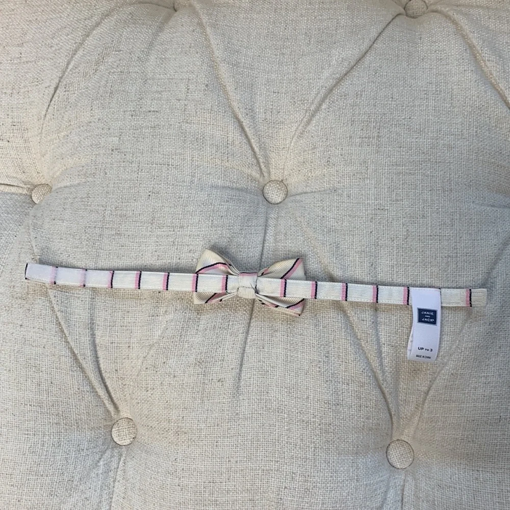 Janie and Jack bow tie size Up to 3